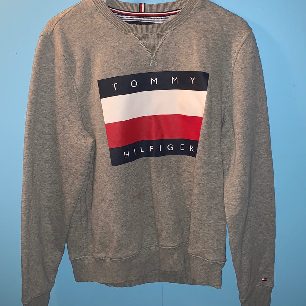Tommy Hilfiger Crew Neck, Size Small. LIKE NEW!!!